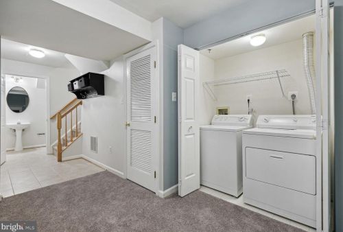 10417 Heathside Way, Rockville MD 20854-6344 exterior