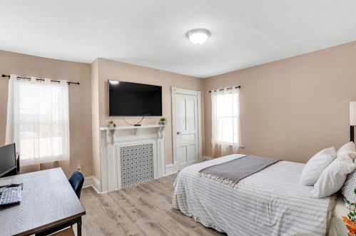 1836 Greenleaf St, Pittsburgh PA  15211-1022 exterior