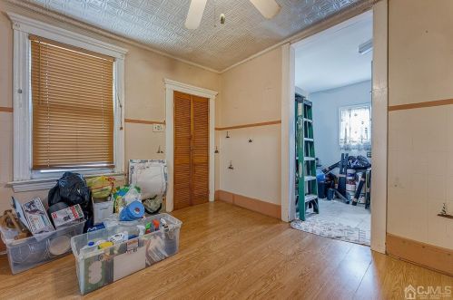 366 Oak St, Perth Amboy NJ 08861-4039 exterior