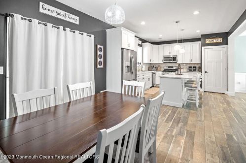 908 Calvin St, Lacey NJ 08731-1056 exterior