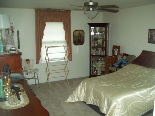 1 Coraopolis Rd, Moon Twp PA 15108-4052 exterior