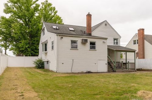 736 Hillside Ave, Hartford CT 06106-4514 exterior