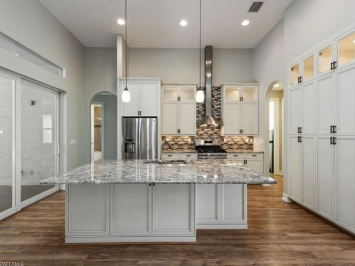 320 18 Ave, Naples FL 34120-2772 exterior