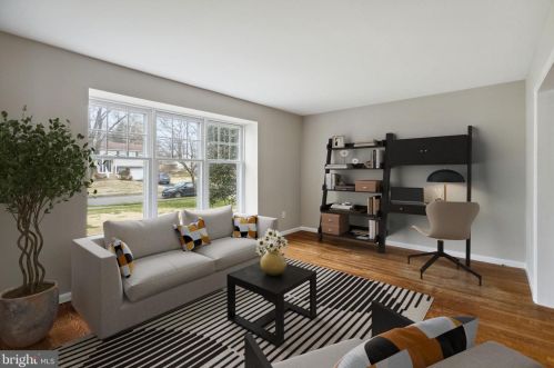 114 Woodview Ln, Riverton NJ  08077-3218 exterior