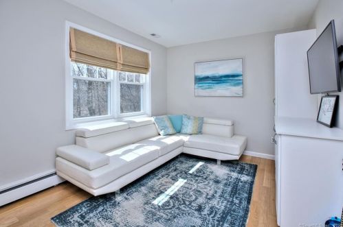 26 Bauer Pl, Westport CT 06880-4101 exterior