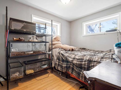 220 Michelson Rd, Rochester MI 48307-5335 exterior