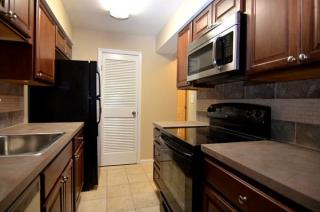 44 Charleston Sq, Cleveland OH  44143-2456 exterior