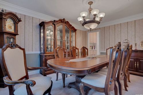 42 Clayton Dr, Huntington Station NY 11746-5503 exterior