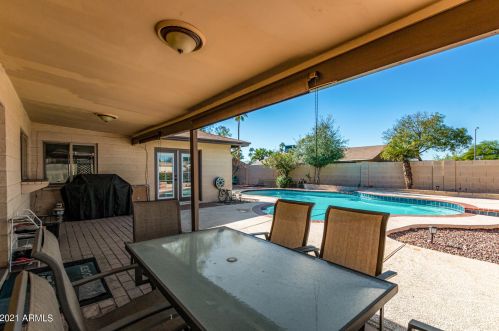 15614 29 Ave, Phoenix AZ 85053-4056 exterior