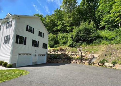 71 Ledges Rd, Ridgefield CT  06877-1908 exterior