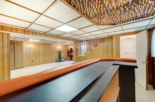 522 Barbara Dr, Pittsburgh PA  15227-4404 exterior