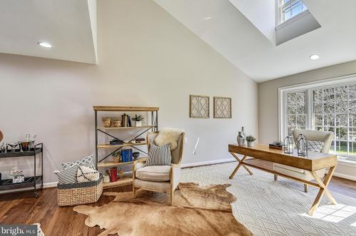 4206 Mt Vernon Memorial Hwy, Alexandria VA 22309-2809 exterior