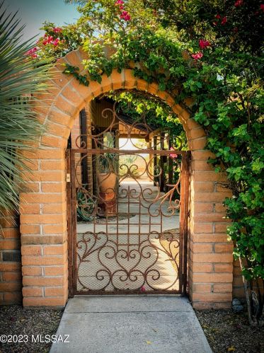 4280 Camino De Carrillo, Tucson, AZ 85750-6324