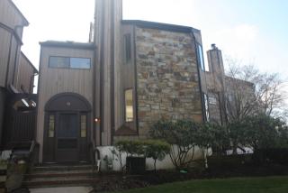 53 Edinborough Ct, Hackettstown, NJ 07840-4229