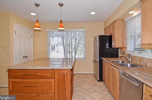 7331 Lewinsville Park Ct, Mc Lean VA  22101-5633 exterior