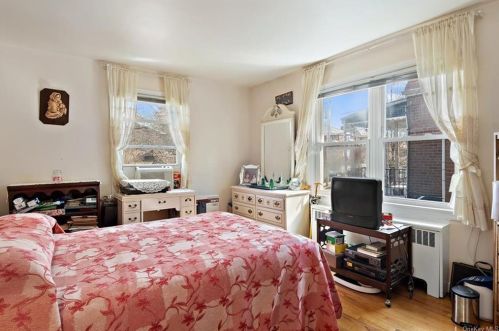 1020 Lydig Ave, Bronx NY 10462-2260 exterior