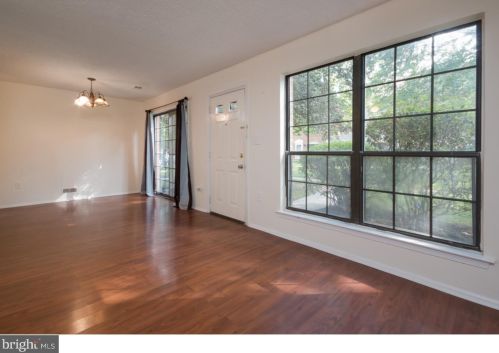 33 Drewes Ct, Trenton NJ  08648-2627 exterior