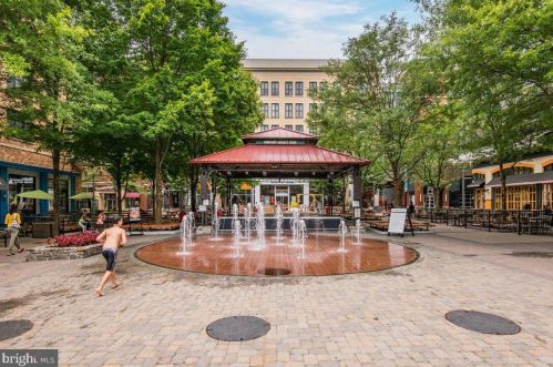 1111 Fallsmead Way, Rockville MD 20854-5549 exterior