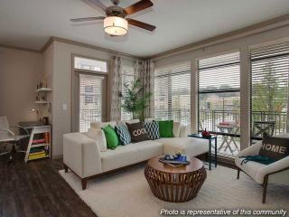 2323 Piedmont Rd, Atlanta GA  30324-3319 exterior