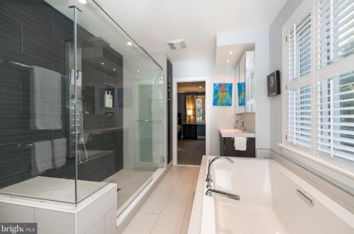 398 Lakeside Rd, Ardmore PA exterior