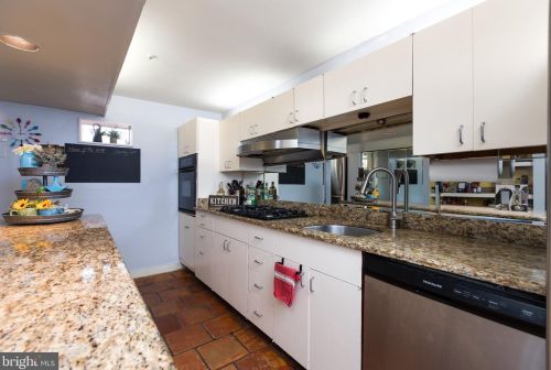 203 3 St, Washington DC 20003-1903 exterior