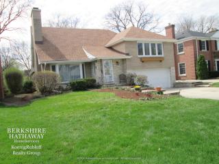 292 Forest Ave, Elmhurst, IL 60126-3548
