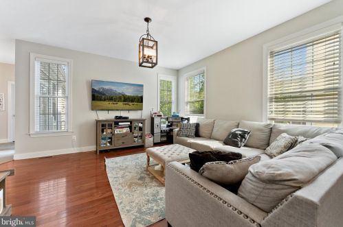 1028 Robbinsville Edinburg Rd, Trenton, NJ 08691-4198