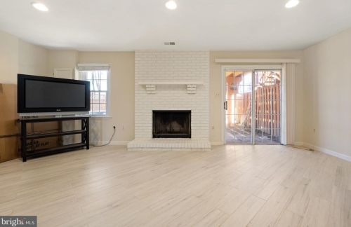 7312 Mallory Cir, Alexandria VA 22315-4704 exterior