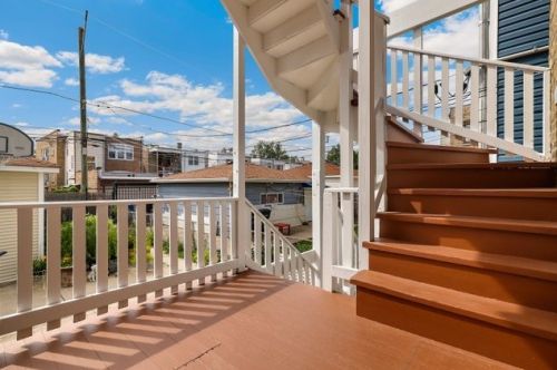 5428 Sawyer Ave, Chicago IL 60632-2624 exterior