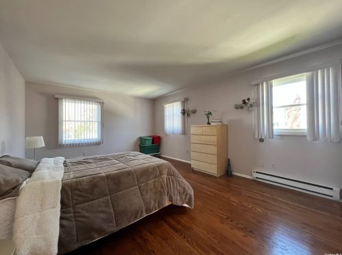 14 Arrowood Ln, Huntington Station NY 11747-1544 exterior