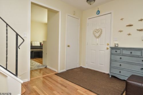 24 Midway Ct, Rockaway, NJ 07866-1636