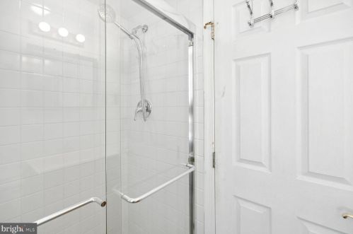 131 Greenwich St, Philadelphia PA 19147-6023 exterior