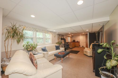 247 Elm St, Concord NH 03303-3322 exterior