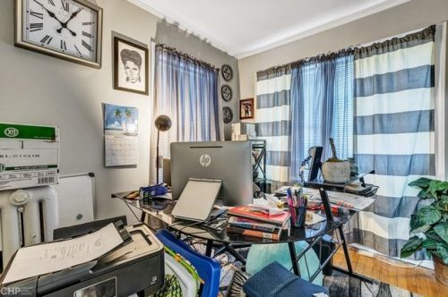 8516 Bennett Ave, Chicago IL 60649-4007 exterior