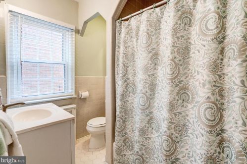 3240 Livingston St, Washington DC 20015-1756 exterior