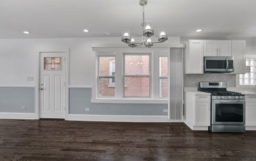 8232 Ridgeland Ave, Chicago IL  60617-1744 exterior