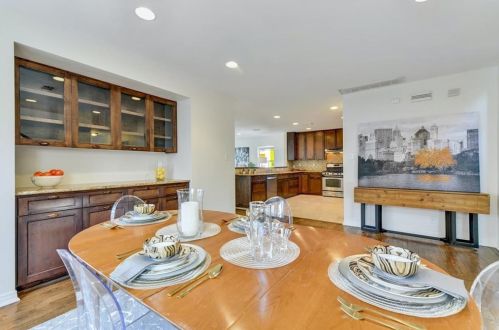 218 Fletcher St, Austin, TX 78704-5129