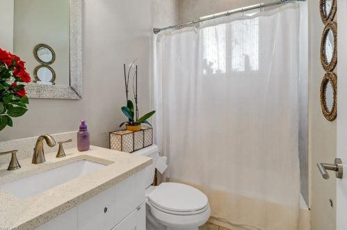 510 16 St, Naples FL 34117-9420 exterior