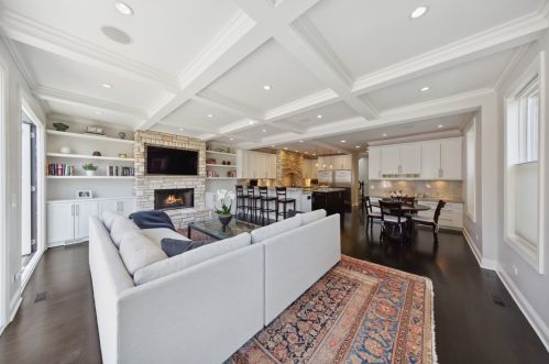 3524 Oakley Ave, Chicago IL 60609-1062 exterior