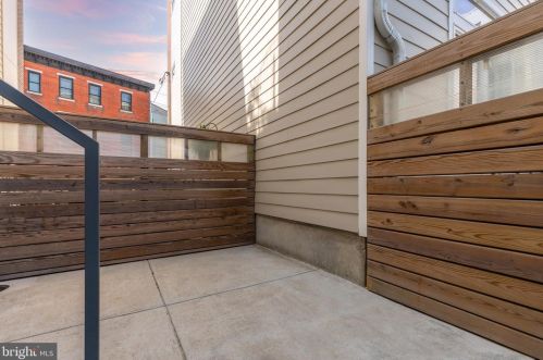 2123 Cumberland St, Philadelphia PA 19125-1718 exterior