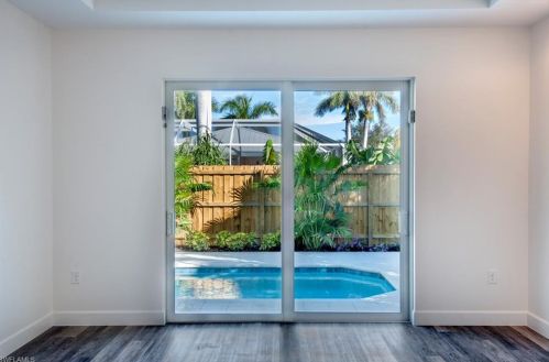 711 102 Ave, Naples FL 34108-3216 exterior