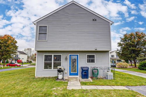 2227 Frst Rdg Dr, Hebron OH 43025-8000 exterior