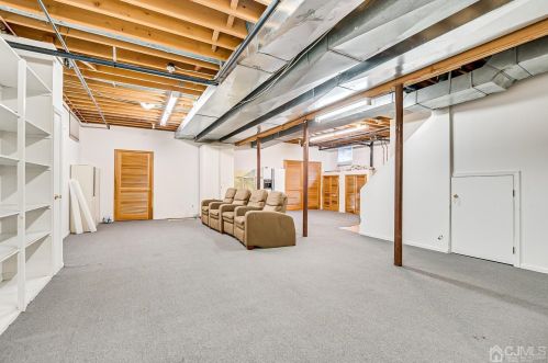 4 Fairhill Rd, Edison NJ 08817-2962 exterior