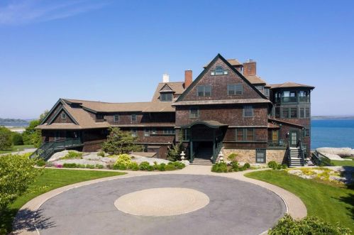 575 Tuckerman Ave, Middletown, RI 02842-6062