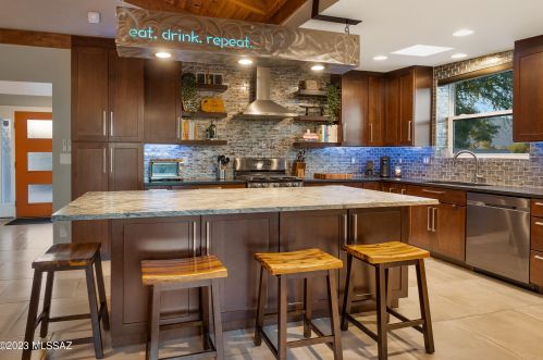 6126 Seneca St, Tucson AZ  85712-3011 exterior