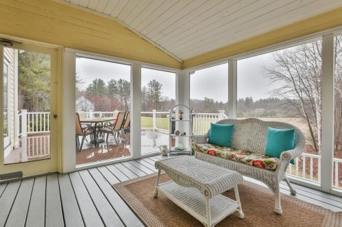 8 Oakmont Dr, Concord NH 03301-6916 exterior