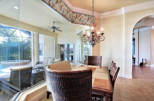 7829 Classics Dr, Naples FL 34113-3044 exterior