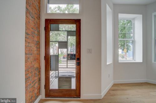 1813 Capitol St, Washington, DC 20003-1711