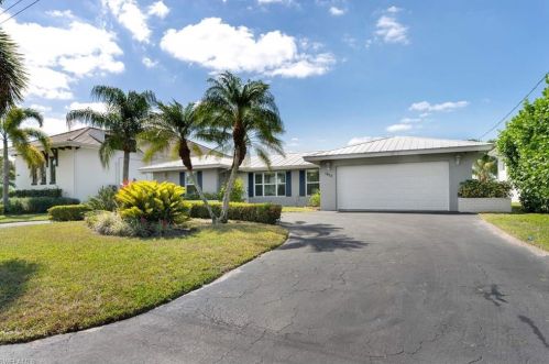 1410 Curlew Ave, Naples FL 34102-3405 exterior