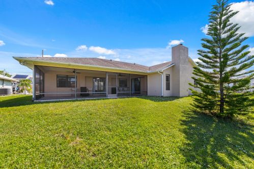 117 Sagamore Ter, Fort Pierce FL 34983-1262 exterior